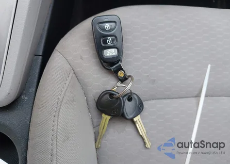 2019 Hyundai Elantra Se from USA, damaged, VIN 5NPD74LF2KH490855